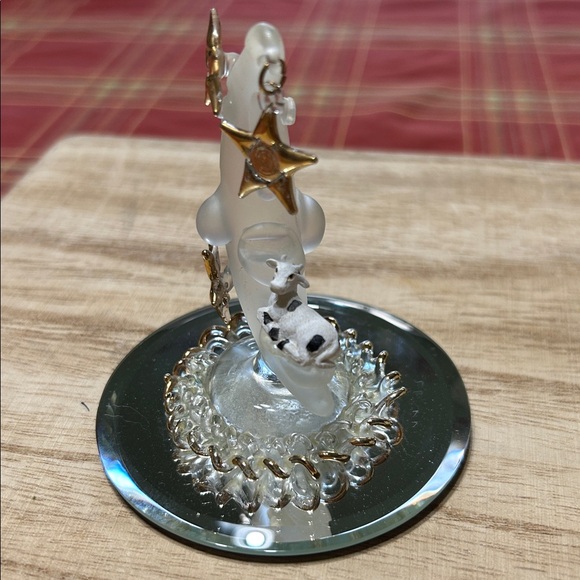 Glass Baron Vintage Handcrafted Glass Cow Jumped Over The Moon Frosted Crescent - Picture 3 of 15